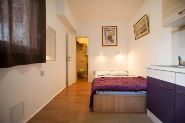 Centar 2 Private With Ensuite And Kitchenette