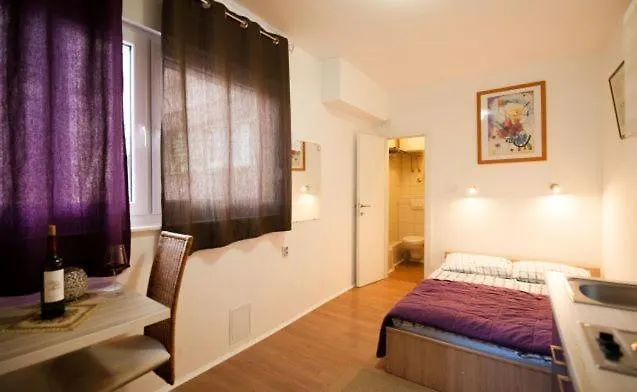 Apartment Centar 2 Private With Ensuite And Kitchenette *