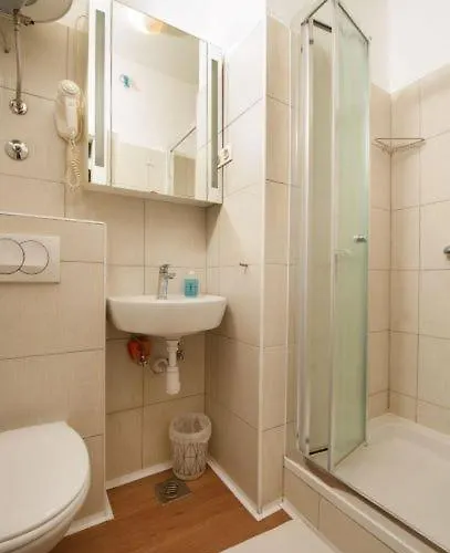 Centar 2 Private With Ensuite And Kitchenette Apartment *