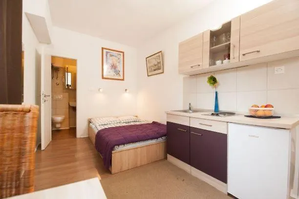 Apartment Centar 2 Private With Ensuite And Kitchenette