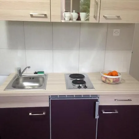Centar 2 Private With Ensuite And Kitchenette Сплит